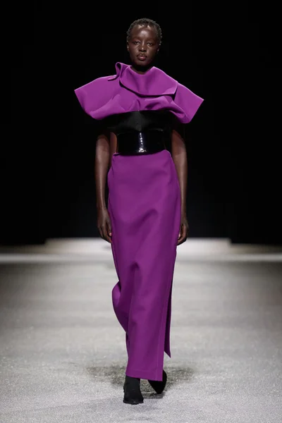 Look 48